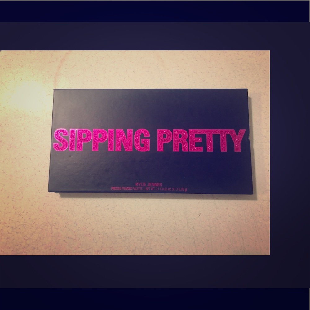 KYLIE COSMETICS B-DAY 2018 SIPPING PRETTY PALETTE